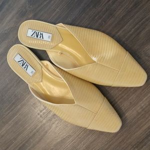 Zara flat mules, mustard, sz 39